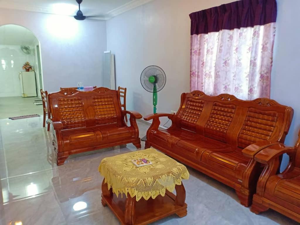 Padang Golf Homestay Kuala Kubu Bharu - also known as Mavi Homestay Luaran gambar